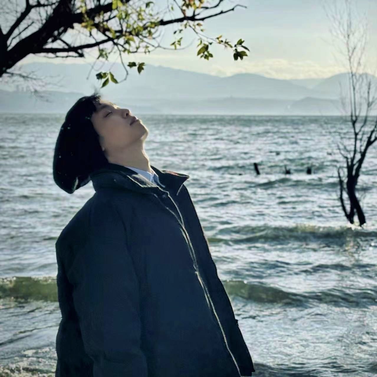 White.J. the graphic designer of Nomofly.